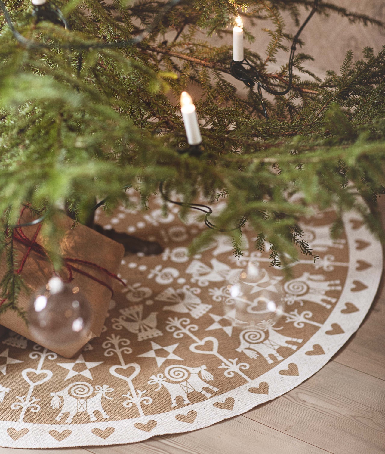 Christmas tree mat "MAMMAS JUL" White
